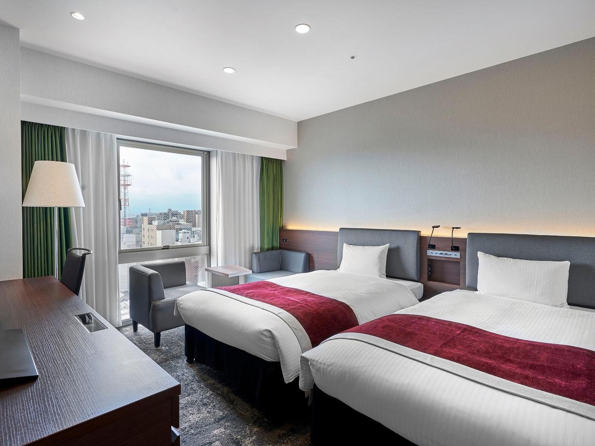 Daiwa Roynet Hotel Toyama-Ekimae Buitenkant foto