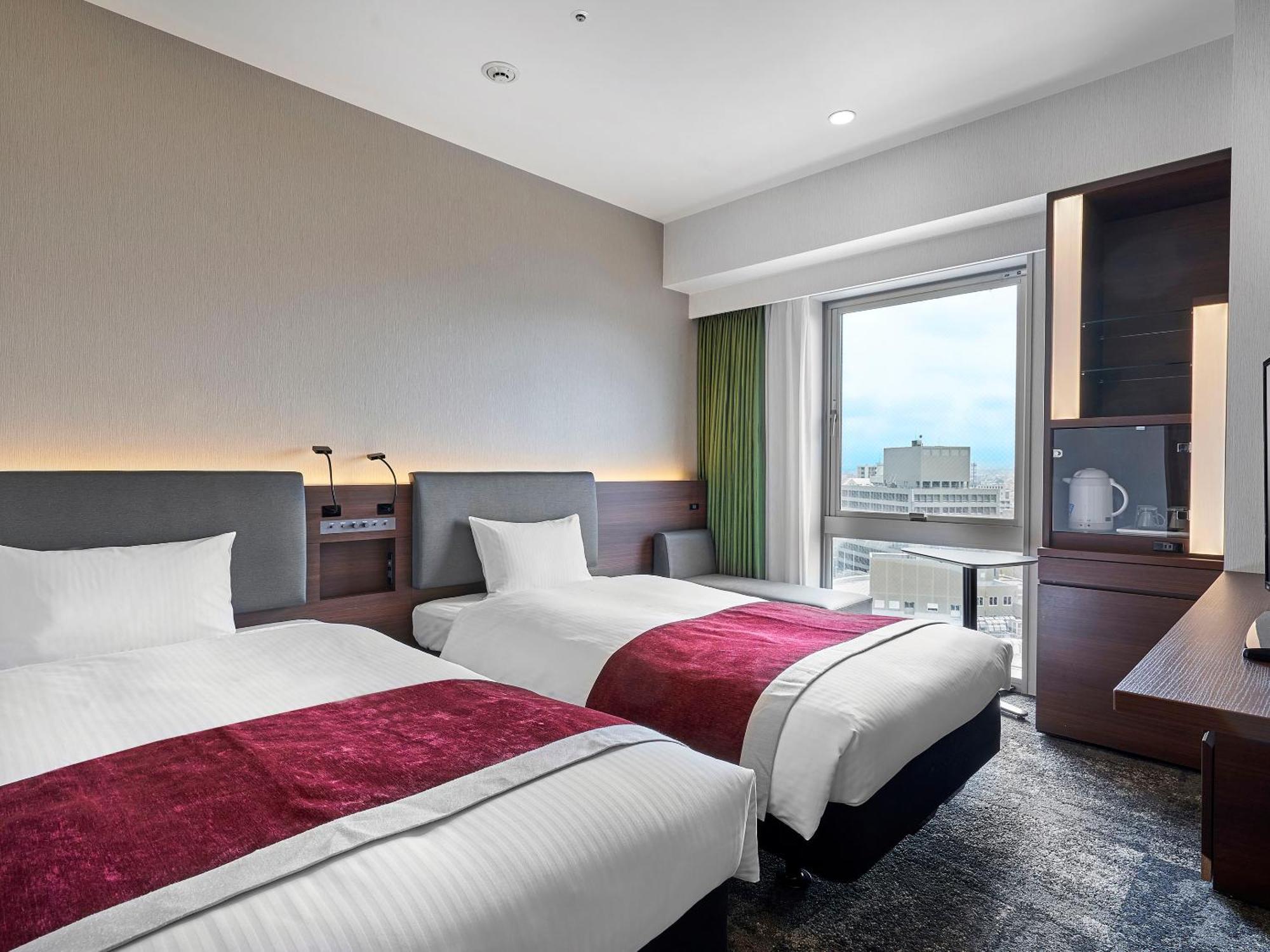 Daiwa Roynet Hotel Toyama-Ekimae Buitenkant foto