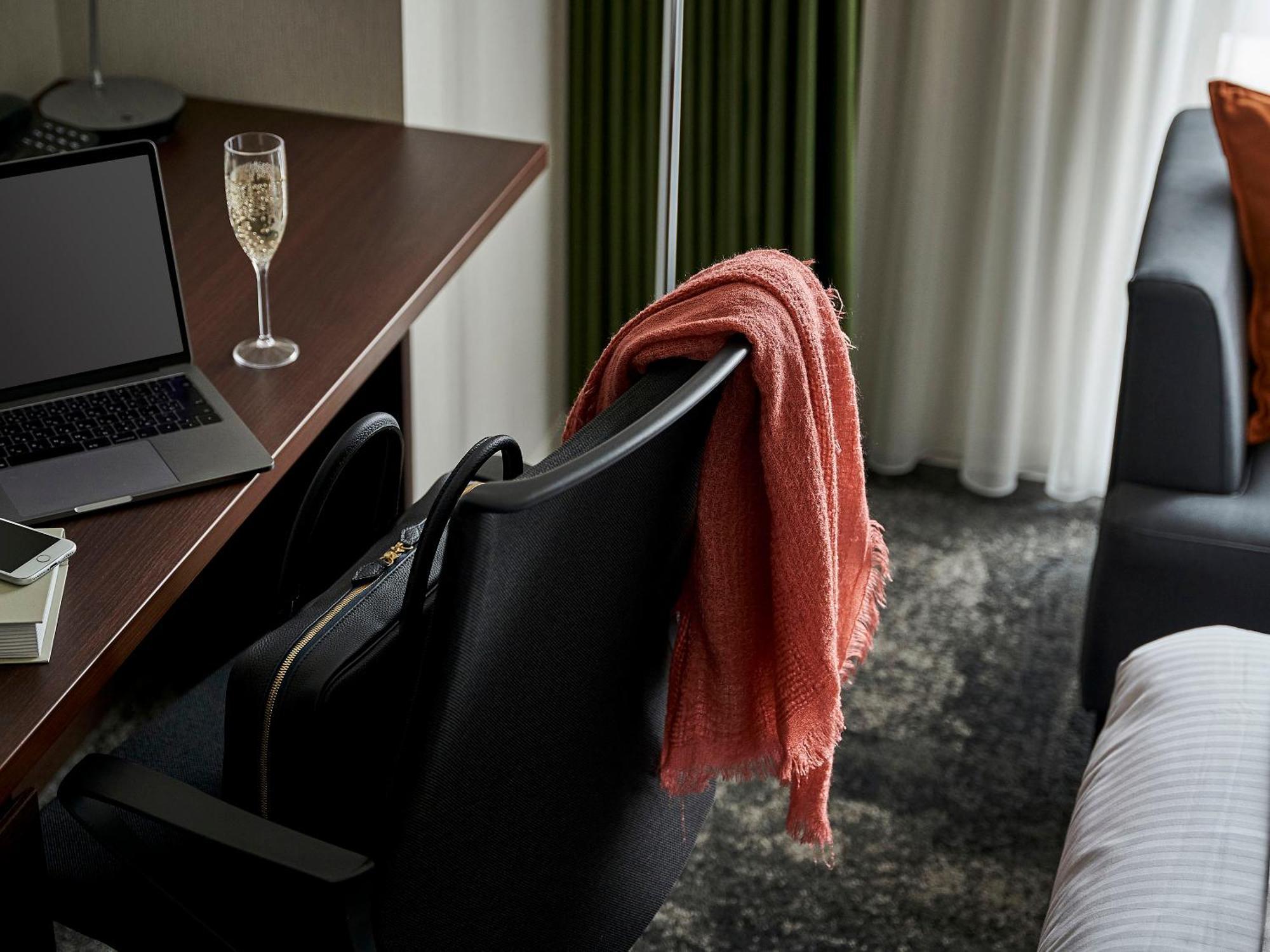 Daiwa Roynet Hotel Toyama-Ekimae Buitenkant foto