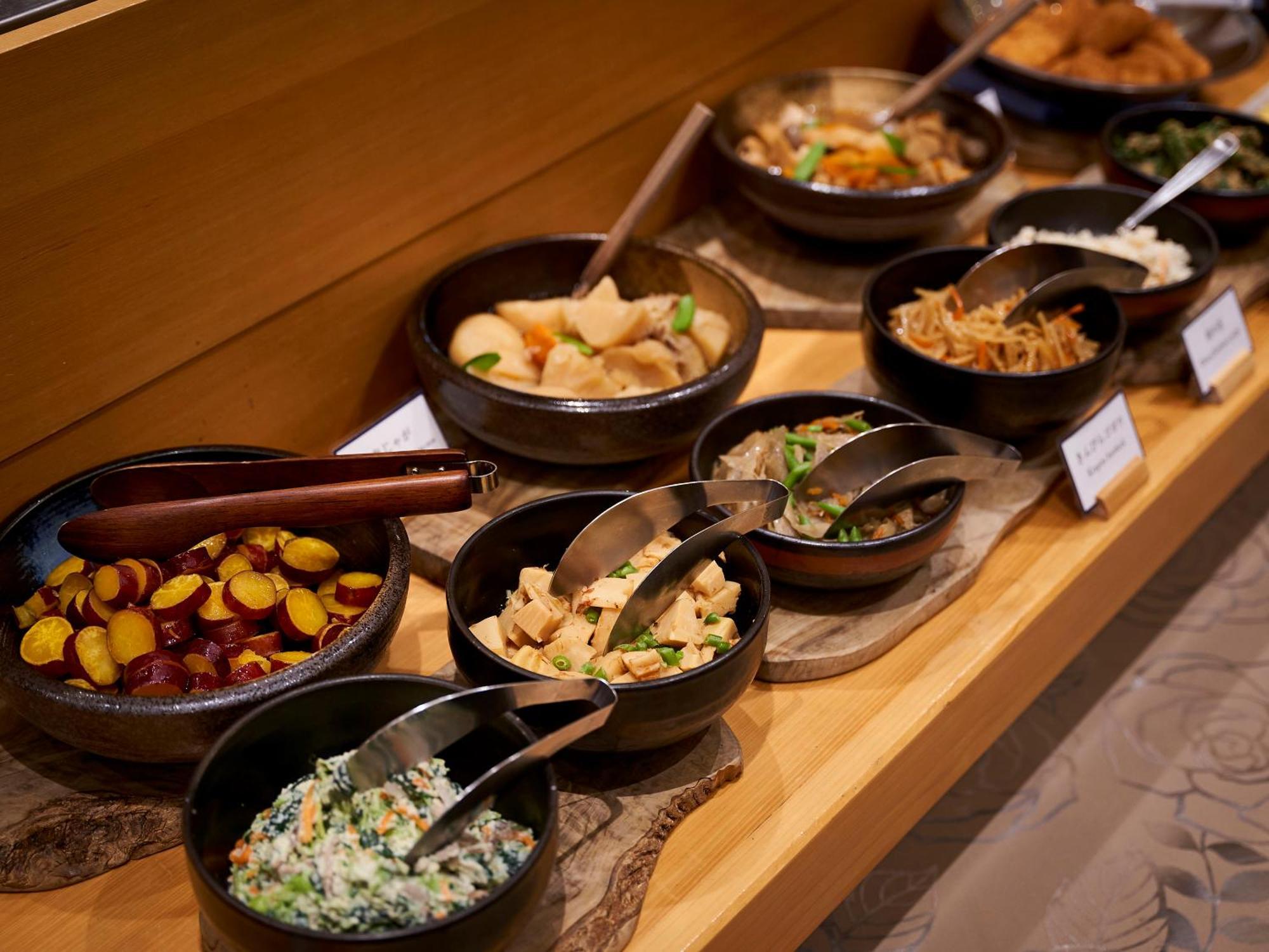 Daiwa Roynet Hotel Toyama-Ekimae Buitenkant foto