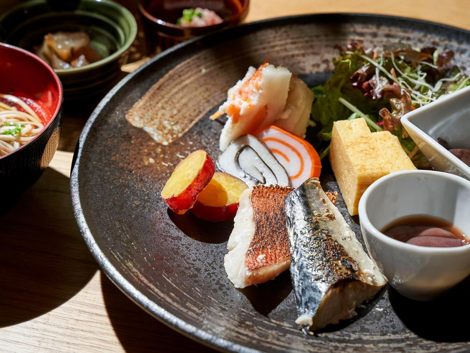 Daiwa Roynet Hotel Toyama-Ekimae Buitenkant foto