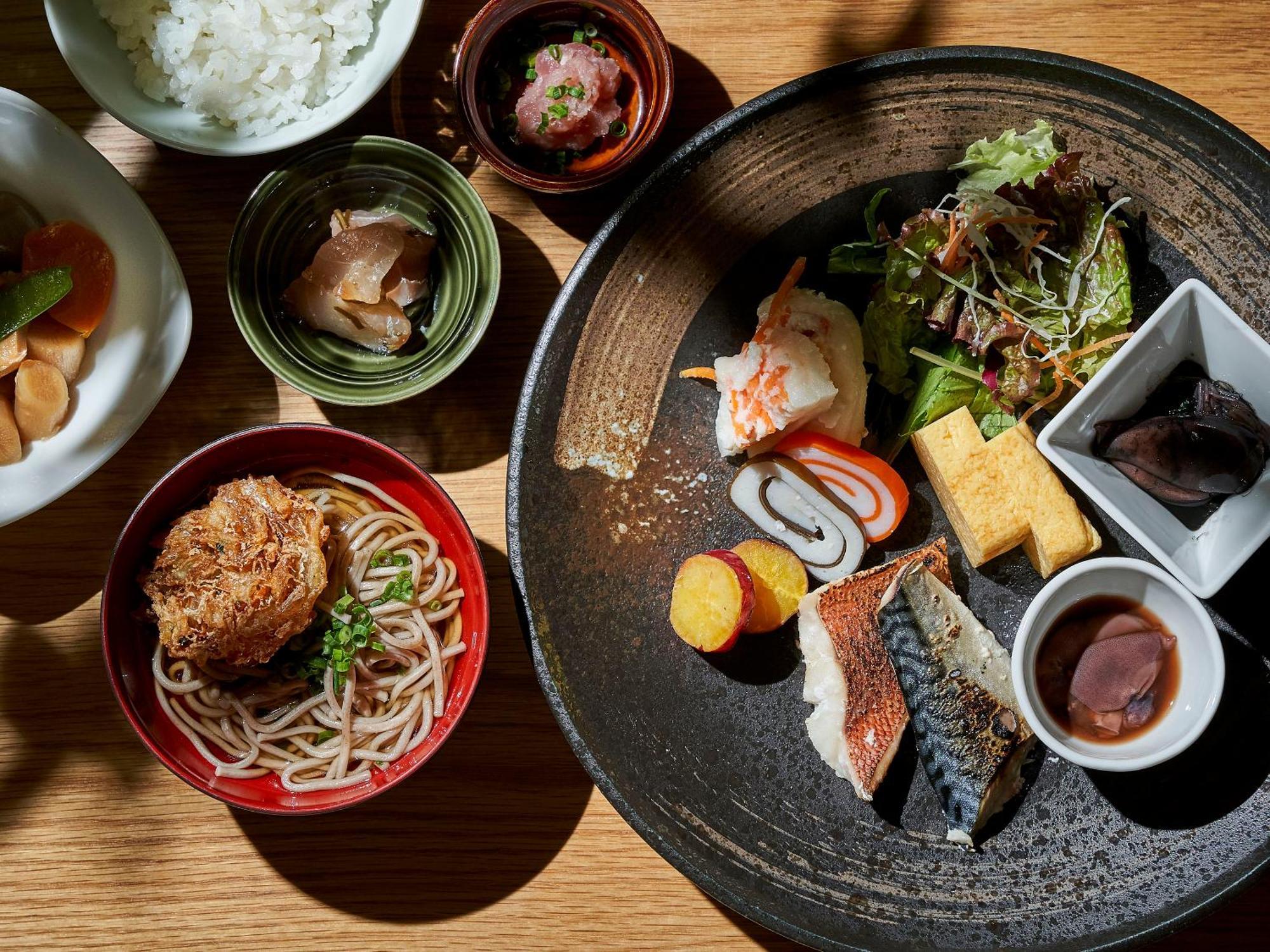 Daiwa Roynet Hotel Toyama-Ekimae Buitenkant foto